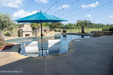 Exterior - 553 Tara Rd, Brandon, MS 39042 photo 11 of 17