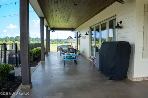 Exterior - 553 Tara Rd, Brandon, MS 39042 photo 9 of 17