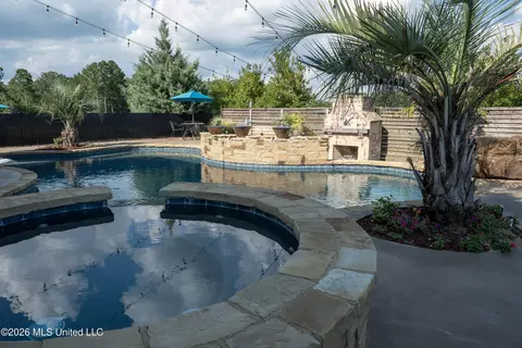 Exterior - 553 Tara Rd, Brandon, MS 39042 photo 14 of 17
