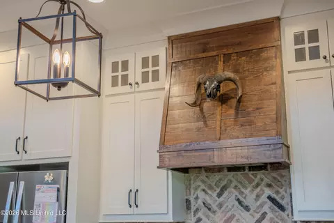 Kitchen - 553 Tara Rd, Brandon, MS 39042 photo 4 of 4