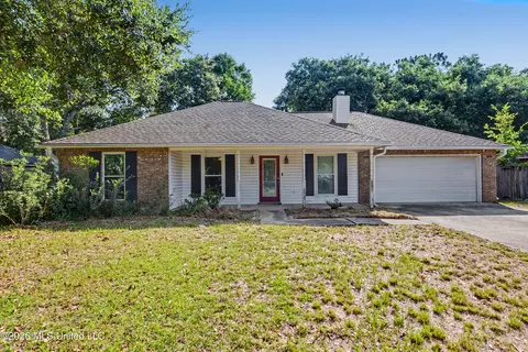 7008 Oakhurst Dr, Ocean Springs, MS 39564