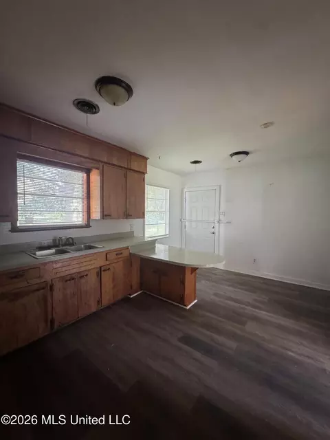 Kitchen - 1044 Cooper Rd, Jackson, MS 39212 photo 2 of 2