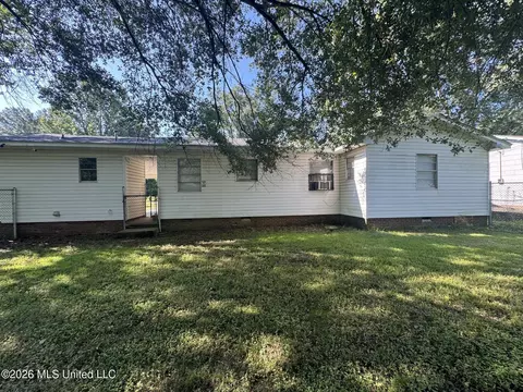 Exterior - 1044 Cooper Rd, Jackson, MS 39212 photo 2 of 2