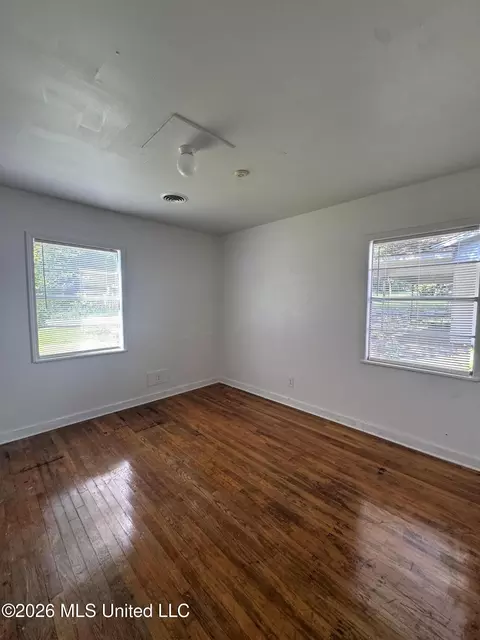 Bedroom - 1044 Cooper Rd, Jackson, MS 39212 photo 2 of 2