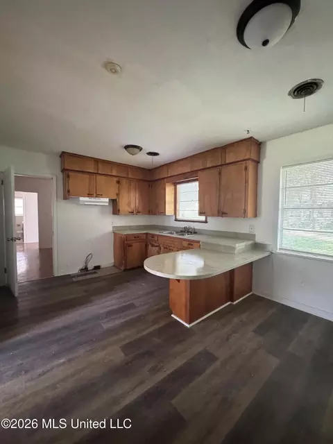 Kitchen - 1044 Cooper Rd, Jackson, MS 39212 photo 1 of 2