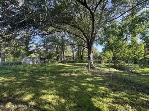 Exterior - 1044 Cooper Rd, Jackson, MS 39212 photo 1 of 2