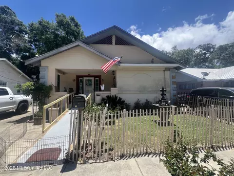 214 Querens Ave, Biloxi, MS 39530