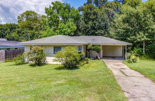 1622 Courthouse Rd, Gulfport, MS 39507