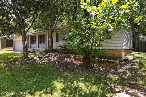 1633 Winchester St, Jackson, MS 39211 photo 2