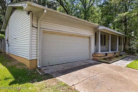1633 Winchester St, Jackson, MS 39211 photo 3