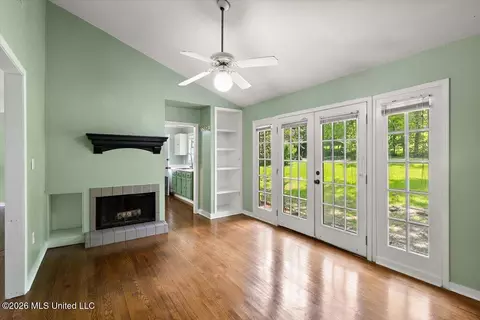 1633 Winchester St, Jackson, MS 39211 photo 8