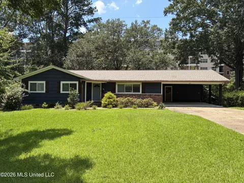 3955 Berkley Dr, Jackson, MS 39211 photo 1