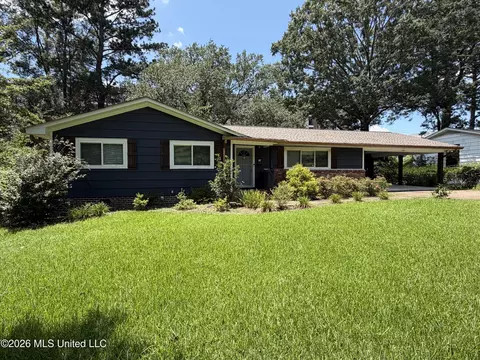 3955 Berkley Dr, Jackson, MS 39211 photo 2