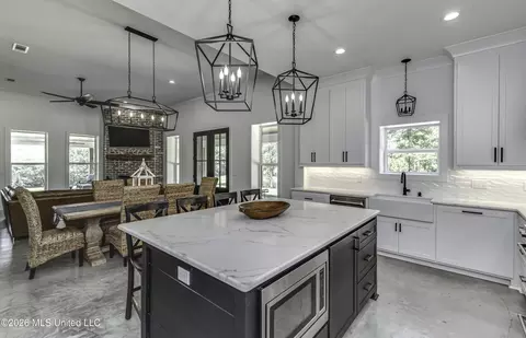Kitchen - 486 Holifield Cir, Brandon, MS 39042 photo 4 of 6