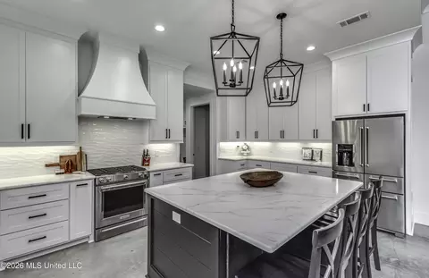 Kitchen - 486 Holifield Cir, Brandon, MS 39042 photo 2 of 6