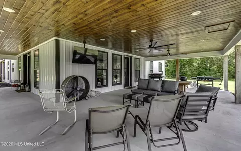 Exterior - 486 Holifield Cir, Brandon, MS 39042 photo 5 of 12
