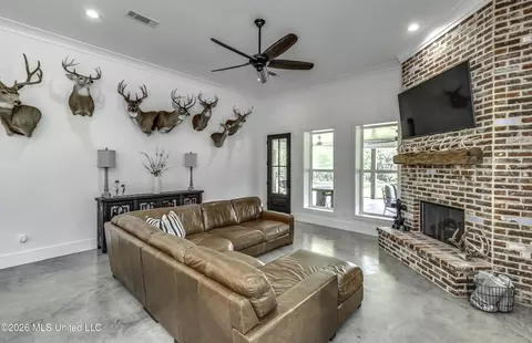 Living - 486 Holifield Cir, Brandon, MS 39042 photo 3 of 3