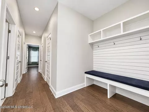 Entry Way - 626 Dudley Dr, Hernando, MS 38632 photo 1 of 1