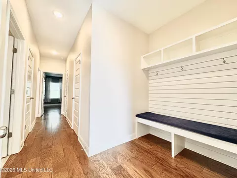 Entry Way - 626 Dudley Dr, Hernando, MS 38632 photo 1 of 1