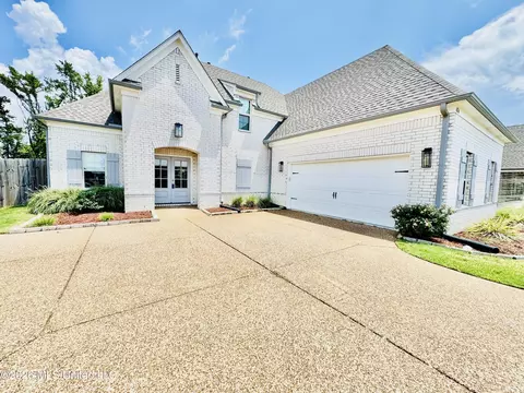626 Dudley Dr, Hernando, MS 38632 photo 2