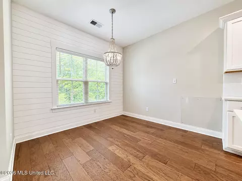 Dining - 626 Dudley Dr, Hernando, MS 38632 photo 1 of 2