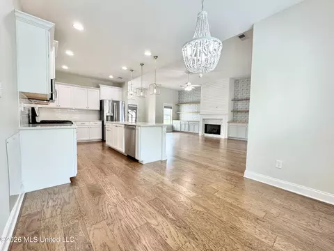 Dining - 626 Dudley Dr, Hernando, MS 38632 photo 1 of 4