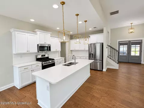 Kitchen - 626 Dudley Dr, Hernando, MS 38632 photo 3 of 9