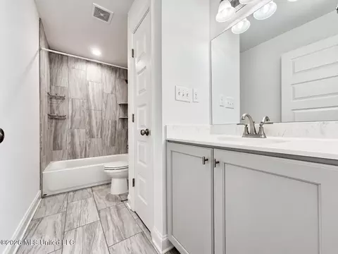 Bath - 626 Dudley Dr, Hernando, MS 38632 photo 5 of 5