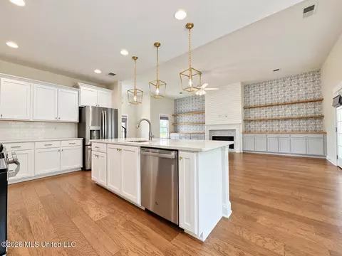 Kitchen - 626 Dudley Dr, Hernando, MS 38632 photo 9 of 9