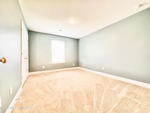 Bedroom - 626 Dudley Dr, Hernando, MS 38632 photo 2 of 4