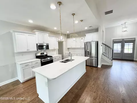 Kitchen - 626 Dudley Dr, Hernando, MS 38632 photo 1 of 5