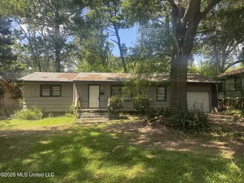 742 Kensington Pl, Jackson, MS 39206
