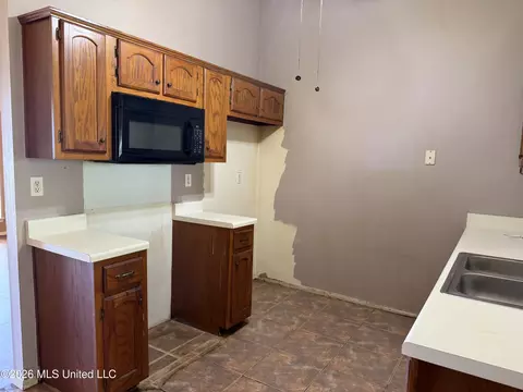 Kitchen - 6422 Oak Leaf Dr, Olive Branch, MS 38654 photo 1 of 1