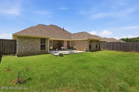 Exterior - 987 Filmore Dr, Brandon, MS 39042 photo 5 of 9