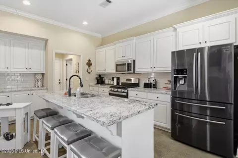 Kitchen - 987 Filmore Dr, Brandon, MS 39042 photo 1 of 2