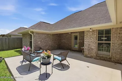 Exterior - 987 Filmore Dr, Brandon, MS 39042 photo 4 of 9