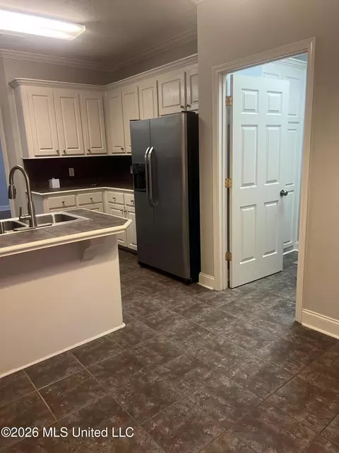 Kitchen - 107 Ashby Park, Canton, MS 39046 photo 7 of 9