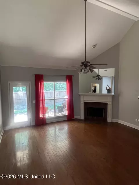 Living - 107 Ashby Park, Canton, MS 39046 photo 3 of 7