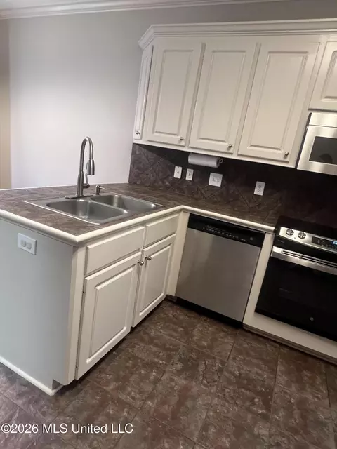 Kitchen - 107 Ashby Park, Canton, MS 39046 photo 2 of 9