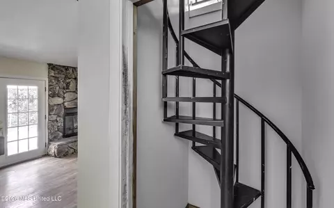 Entry Way - 1116 Benbrook Dr, Madison, MS 39110 photo 2 of 2