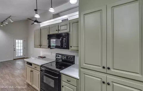 Kitchen - 1116 Benbrook Dr, Madison, MS 39110 photo 1 of 5