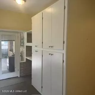 Entry Way - 1670 Wilhurst St, Jackson, MS 39211 photo 5 of 5