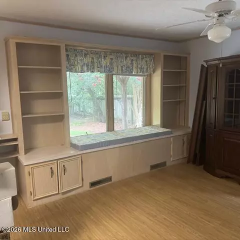 Living - 1670 Wilhurst St, Jackson, MS 39211 photo 1 of 3