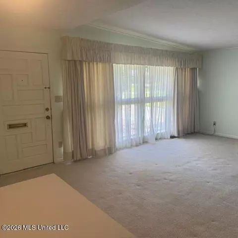 Living - 1670 Wilhurst St, Jackson, MS 39211 photo 3 of 3
