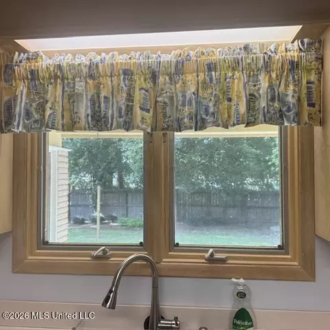 Kitchen - 1670 Wilhurst St, Jackson, MS 39211 photo 2 of 6