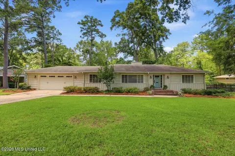 1070 Buckley Dr, Jackson, MS 39206
