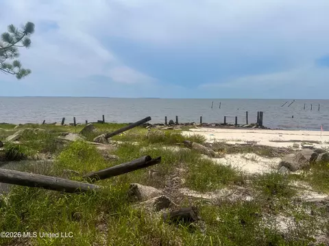 6417 Belle Fontaine Dr, Ocean Springs, MS 39564