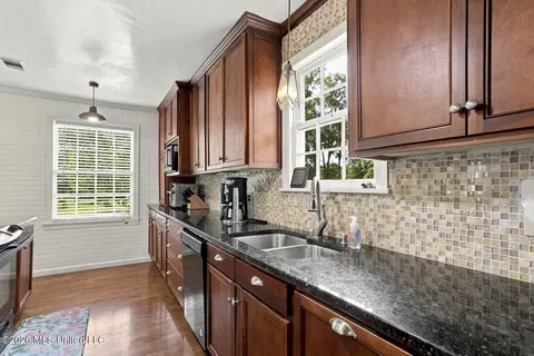 Kitchen - 4832 Windermere Ter, Jackson, MS 39206 photo 5 of 6