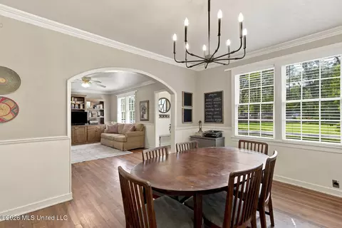 Dining - 4832 Windermere Ter, Jackson, MS 39206 photo 4 of 5