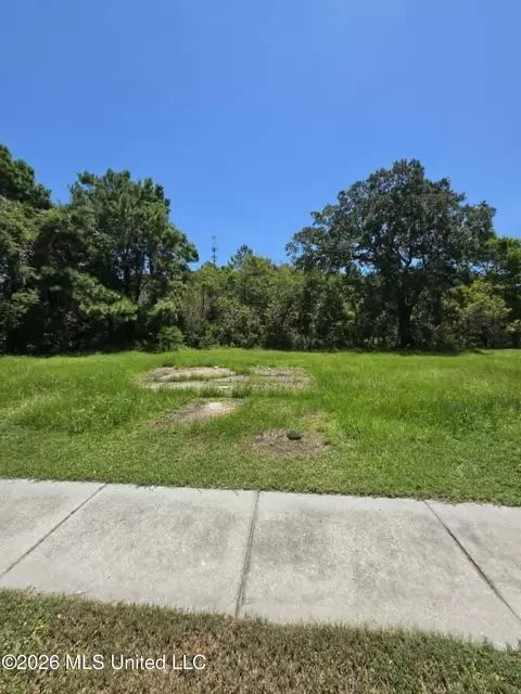 126 Markham Dr, Long Beach, MS 39560 photo 3